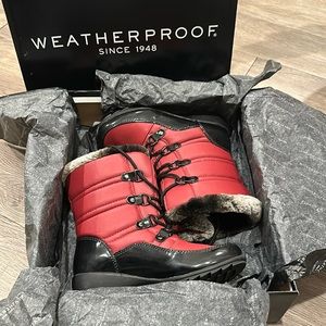 Weatherproof Red/Black Boots Size: 6.5